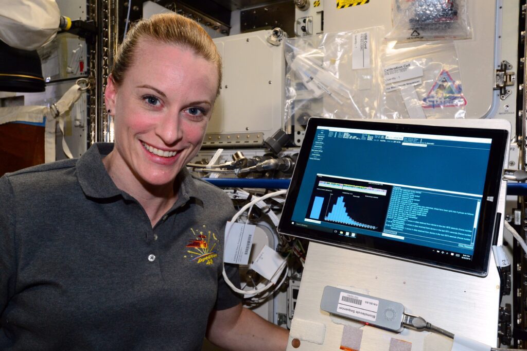 l'astronauta Kate Rubins sequenzia per la prima volta il DNA nello spazio grazie al MinION