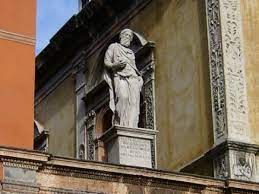 Statua dedicata a Girolamo Fracastoro