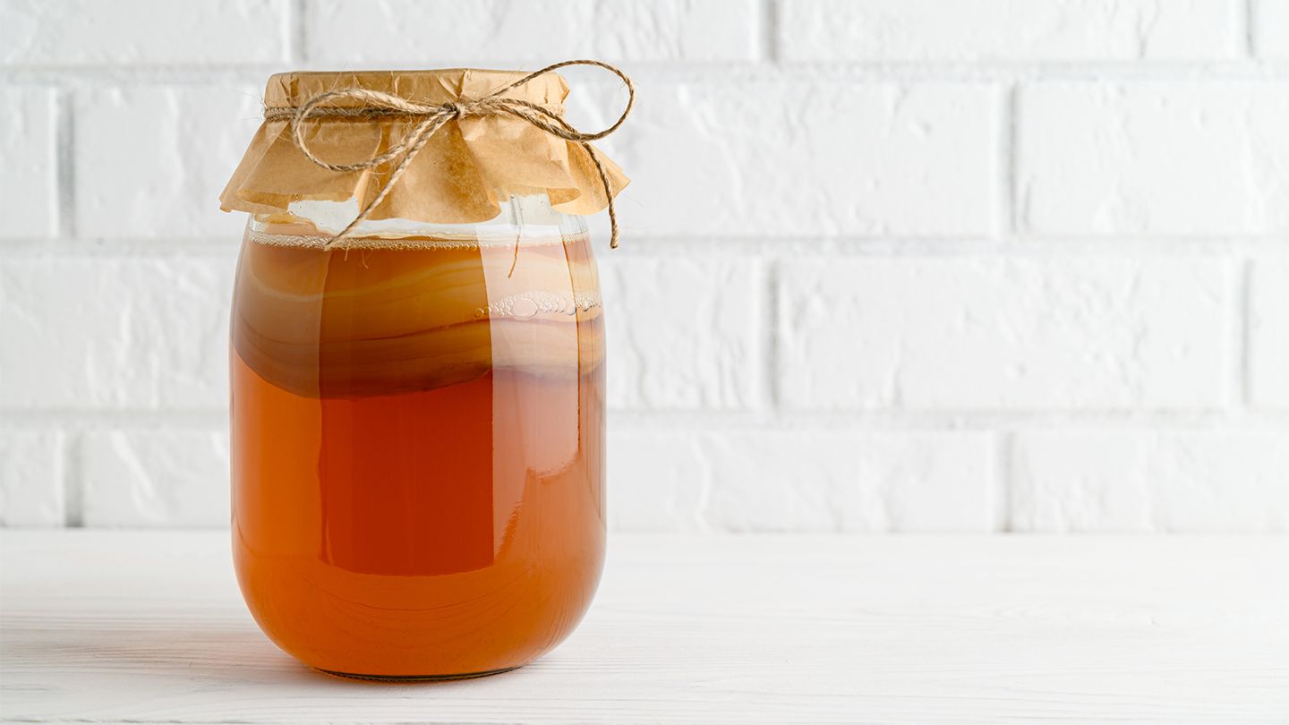 Kombucha: la bevanda fermentata fai da te che allunga la vita