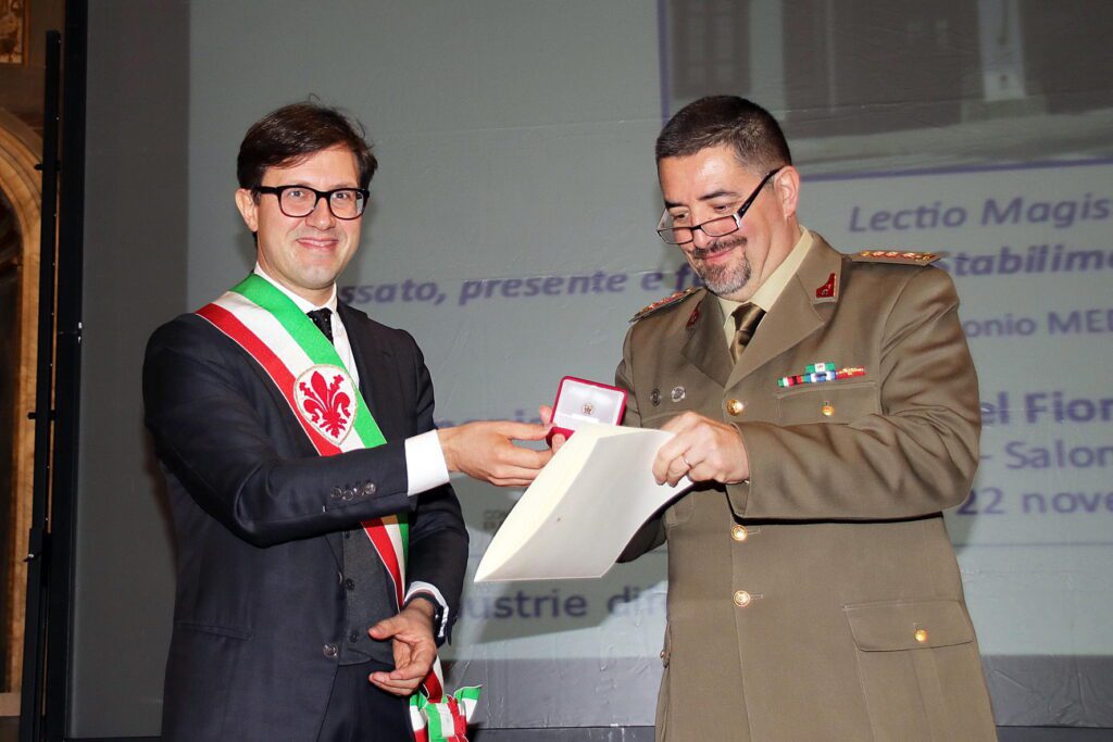 Cerimonia di consegna Fiorino d'oro al "Farmaceutico Militare".