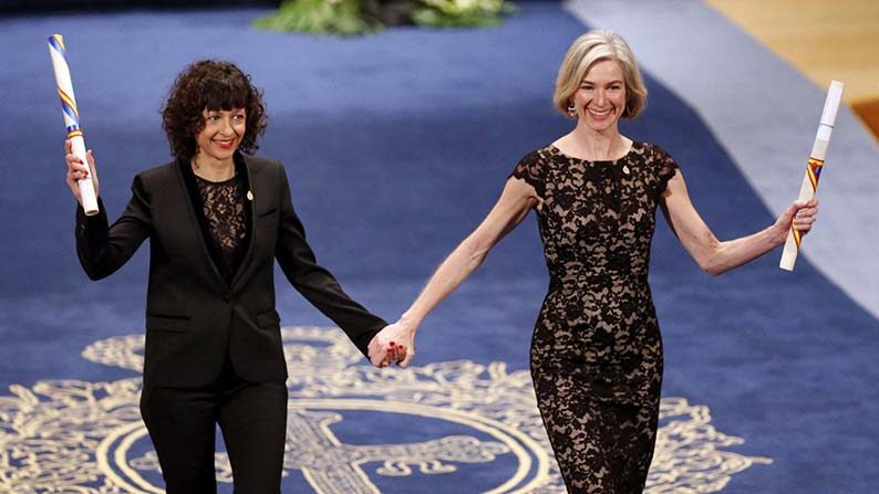 La francese Emmanuelle Charpentier e l&rsquo;americana Jennifer Doudna, sono le ricercatrici che hanno ideato e messo a punto il sistema CRISPR/Cas9, premiate con il Nobel per la chimica 2020