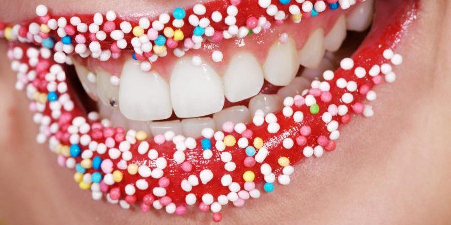 Zucchero e denti