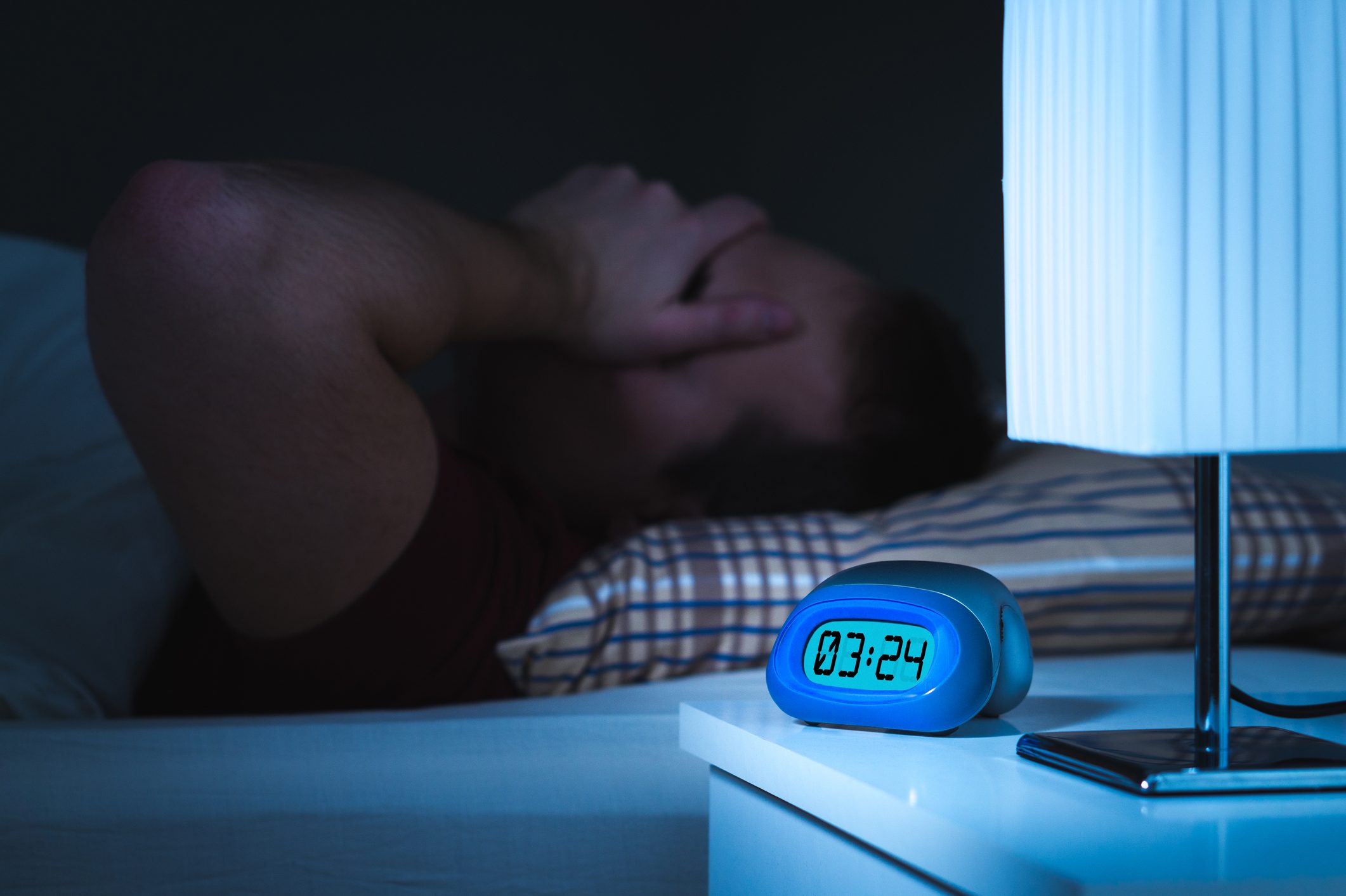 How to Avoid Frequent Nighttime Waking Ups: Practical Tips