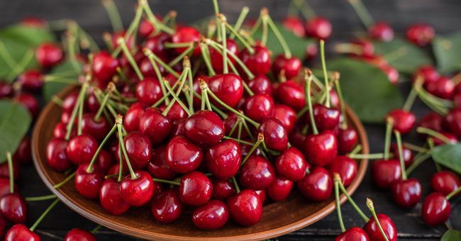 Cherries and Young Skin: Discover the Anti-aging Benefits