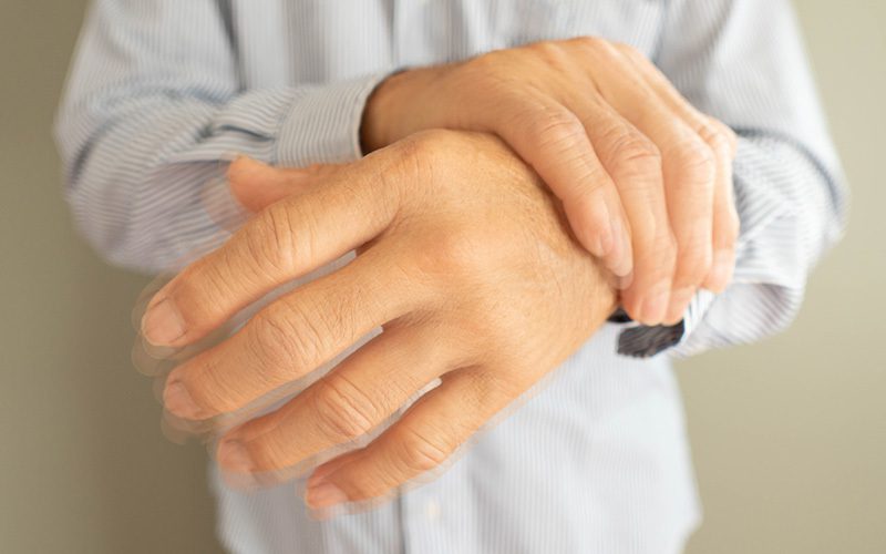 Quali sono i primi sintomi del Parkinson?