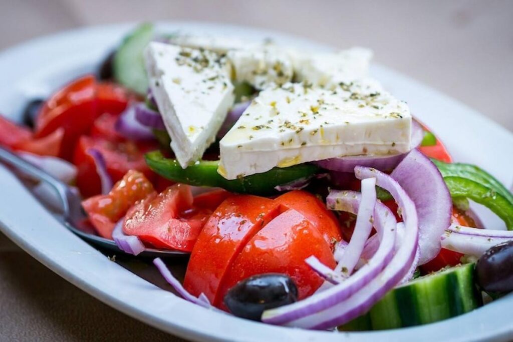 Come mangiare la feta: idee e abbinamenti gustosi