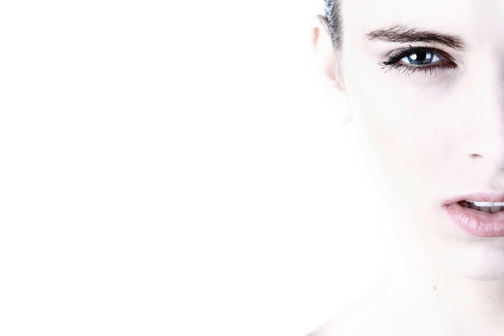 Dermatite in faccia: cause, sintomi e soluzioni pratiche