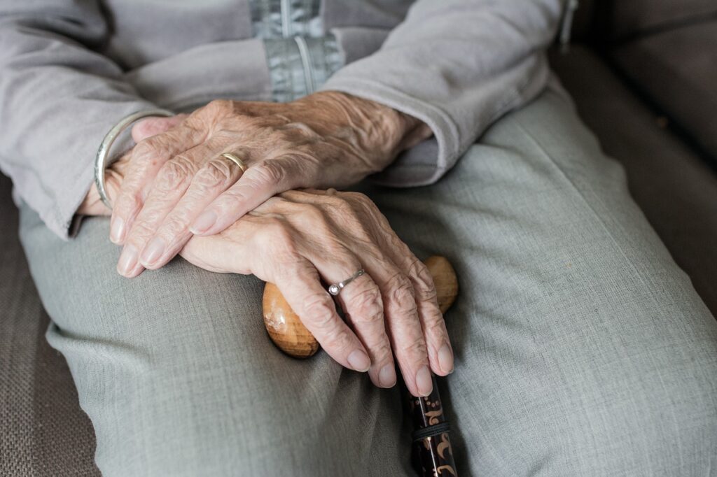 Invecchiamento e senescenza: come il corpo cambia nel tempo