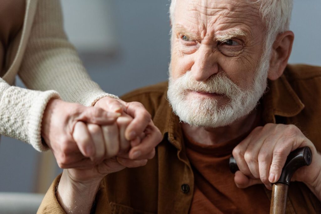 Demenza senile aggressiva: sintomi, cause e gestione