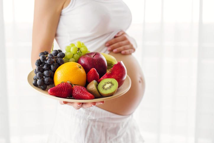 Alimenti che Fanno Bene alla Gravidanza: Guida Nutrizionale per Futuri Genitori