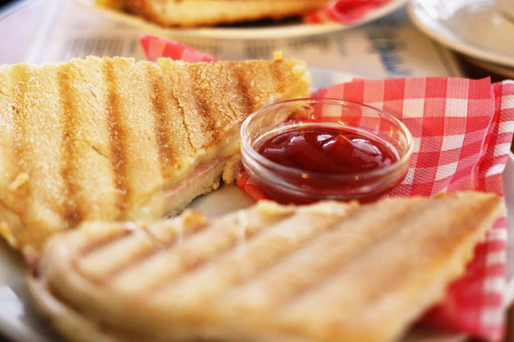 Come mangiare ketchup: idee e consigli per gustarlo al meglio