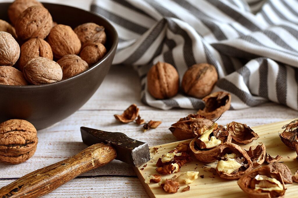 Come mangiare noci fresche: consigli e idee per gustarle al meglio