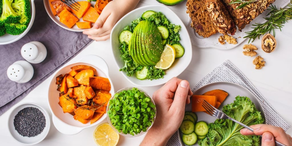 Alimenti Acidi e il Loro Effetto sullo Stomaco