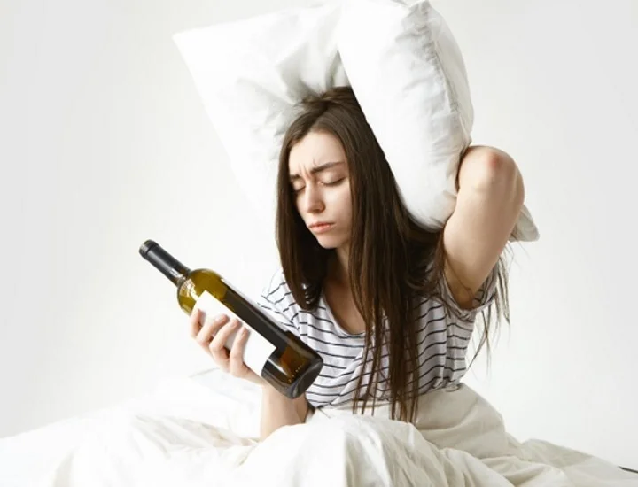 Ansia da Hangover: Perché Accade e Come Alleviarla