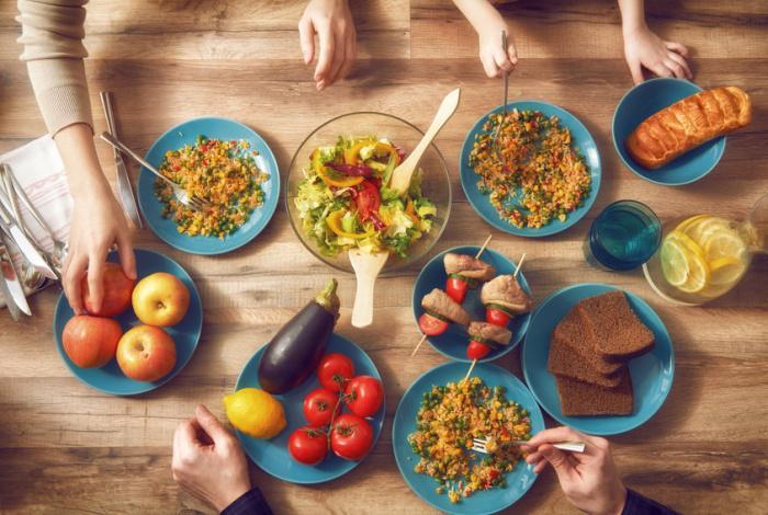 Nausea Dopo Cena: Cause, Rimedi e Prevenzione