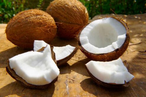 Come mangiare la noce di cocco