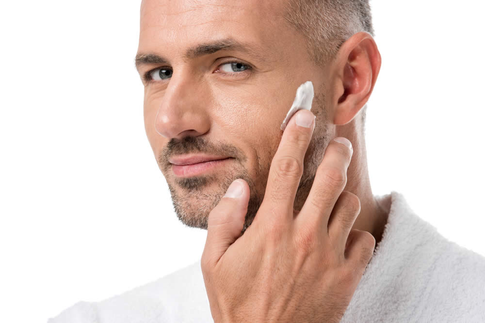 Routine Completa di Cura della Pelle per Uomini