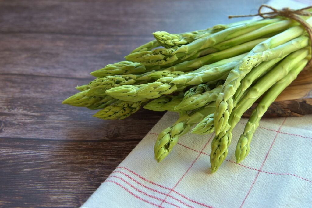Superfood primaverili: benefici e consigli per una dieta sana