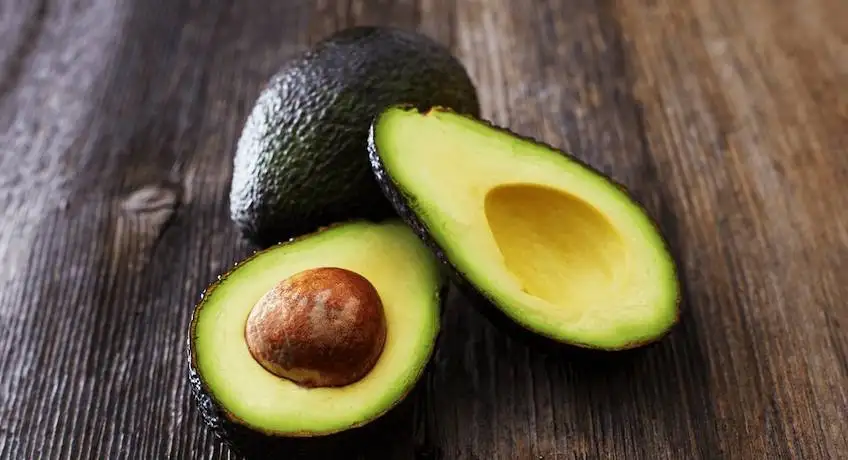 A Cosa Fa Bene Mangiare l'Avocado?