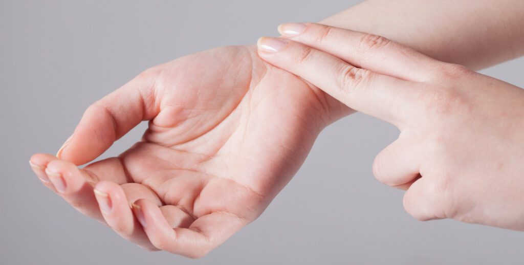 Quali sono i cibi che aumentano i battiti cardiaci?