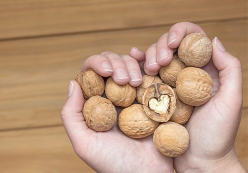 Qual è la frutta secca che fa abbassare la glicemia?