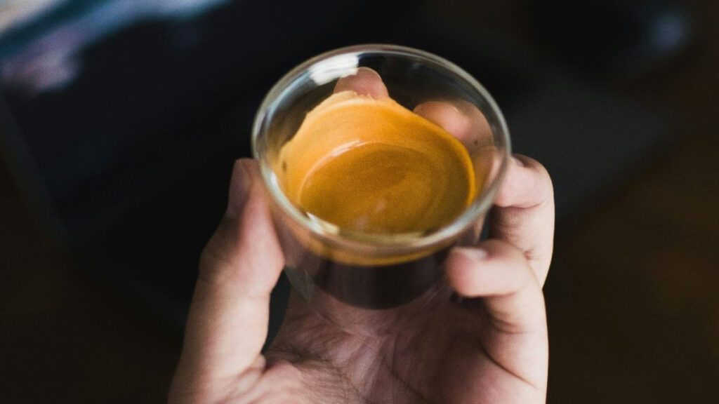 Relazione tra consumo di caffeina e ansia
