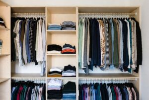 Come Organizzare l’Armadio in Stile Marie Kondo