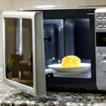 trucco pulizia forno a microonde