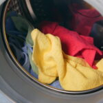 Come Recuperare i Capi Scoloriti Dopo il Lavaggio