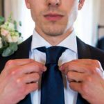 Come fare il nodo alla cravatta perfetta per ogni matrimonio
