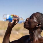 Quanta acqua bere durante l'estate con 40 gradi?