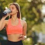 Cosa bere durante le giornate più calde per sentirsi meglio