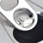 a cosa serve realmente il buco nella linguetta delle lattine