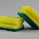 come disinfettare correttamente le spugne da cucina