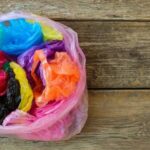 come riutilizzare in casa i sacchetti di plastica