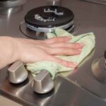 ingrediente che sgrassa il piano cottura velocemente