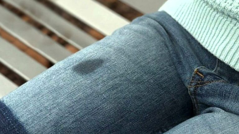 macchie di olio sui vestiti come rimuoverle rapidamente