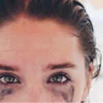 soluzione definitiva per fissare il trucco che cola in estate