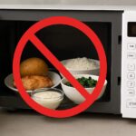 8 alimenti che non si dovrebbero mai riscaldare nel forno a microonde