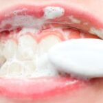 Bicarbonato e denti più bianchi