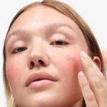 Come applicare il fard in crema per ottenere un effetto salute fresco e naturale sul viso