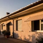 Come isolare la casa dal caldo senza spendere una fortuna