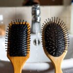 Come lavare le spazzole per capelli facilmente