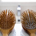 Come pulire la spazzola per capelli per rimuovere accumuli di sporcizia