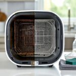 Come pulire l'interno della friggitrice ad aria dal grasso incrostato