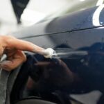 Come rimuovere i graffi superficiali dalla carrozzeria dell'auto con un semplice trucco