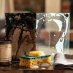 Il trucco del sapone giallo molle di una volta per pulire i vetri del camino incrostati di fuliggine nera