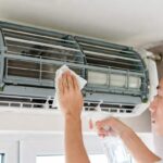 Il trucco per pulire a fondo le fessure del climatizzatore prima che arrivi il caldo