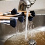Pennelli da trucco: come lavarli correttamente