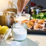 Perché il bicarbonato in cucina è il tuo miglior alleato (ma solo se lo usi così)